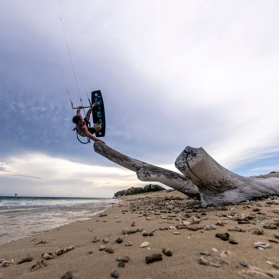 2022 Duotone Jaime SLS Twintip Kiteboard - Performance Freestyle - 35% Off Discounts Apply ! 5 2022 Duotone Jaime SLS Twintip Kiteboard - Performance Freestyle - 35% Off Discounts Apply ! - Image 3